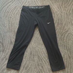 Nike DriFit 3/4 Leggings